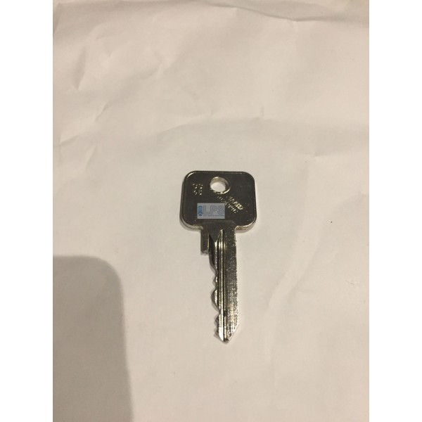 KEY FOR KEY OPERATED SWITCH SCHAEFER MS42P (XN47069)